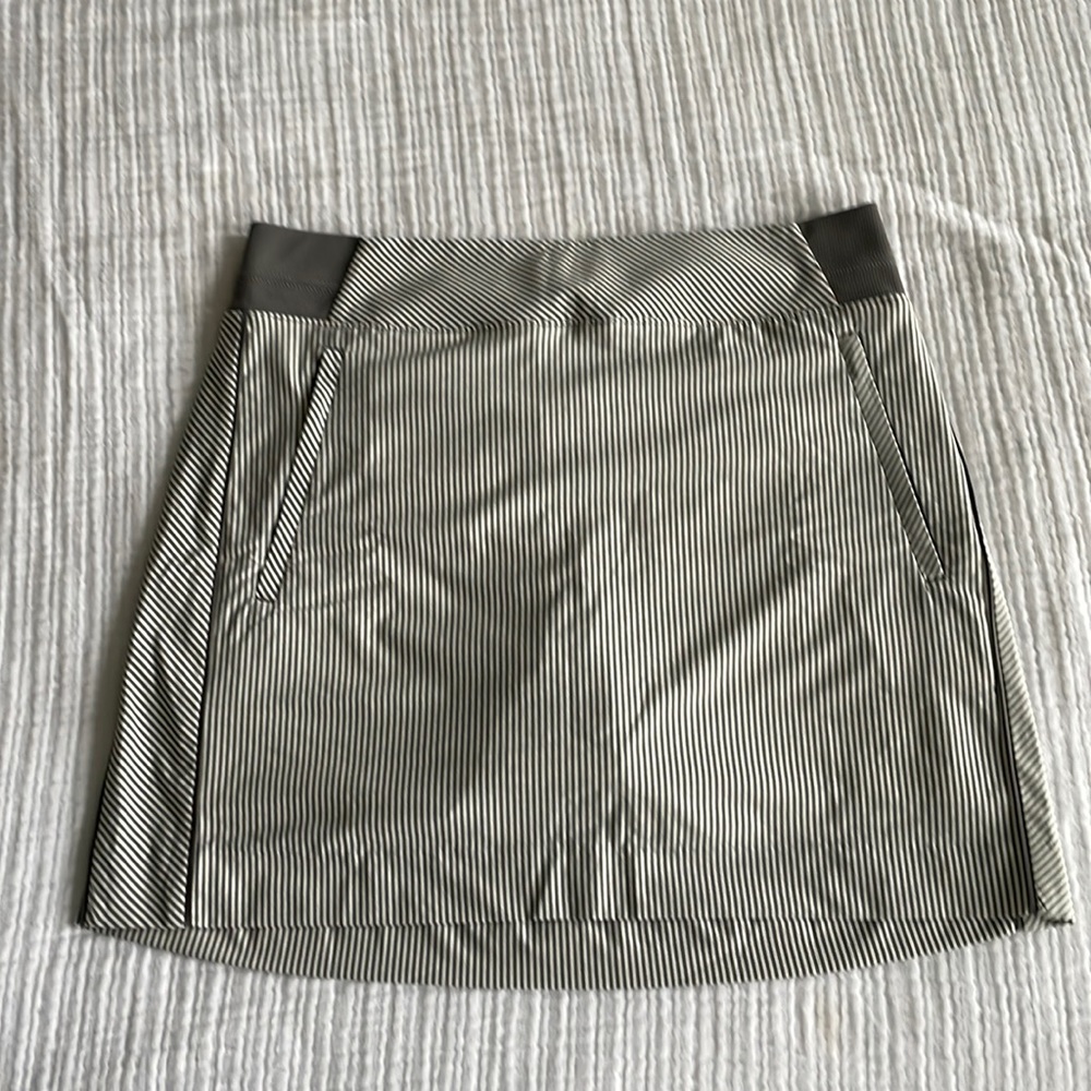 Athleta- Brooklyn Textured 16" Skort